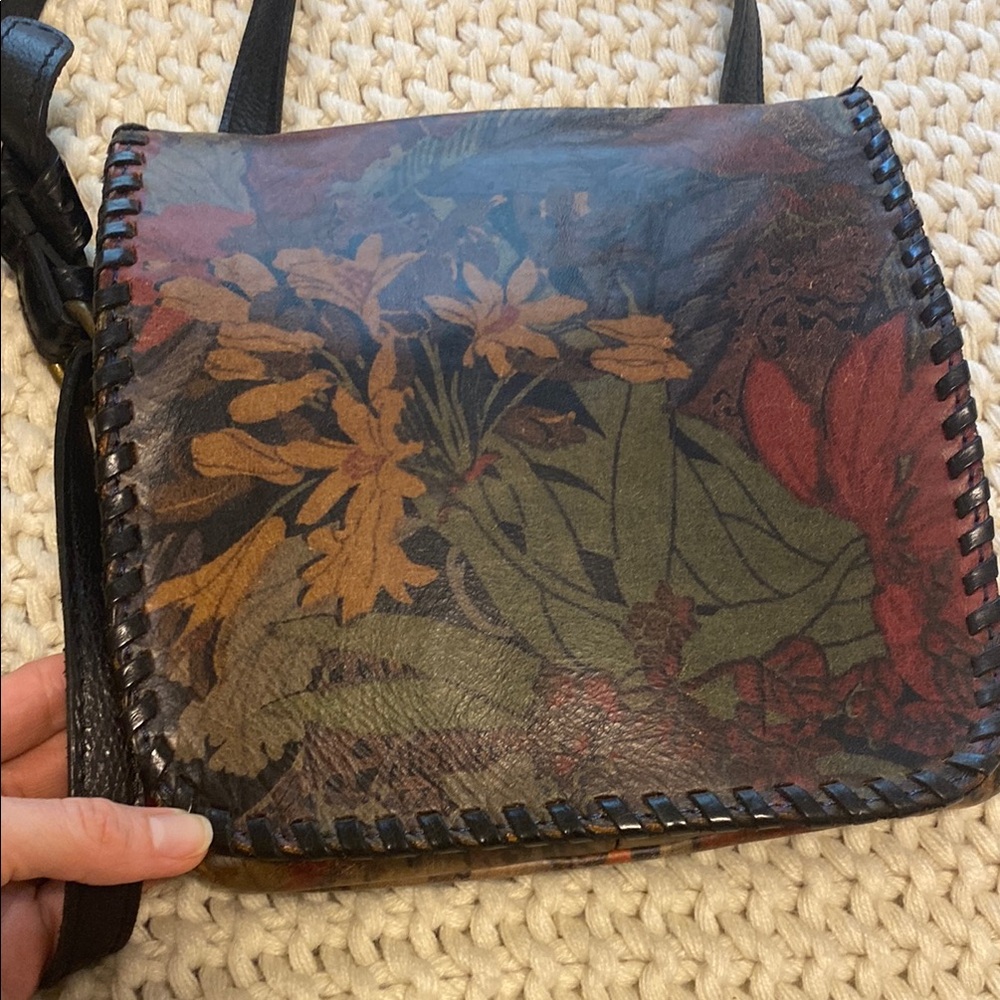 Patricia Nash Floral Patterned Leather Crossbody Bag - Picture 2 of 8